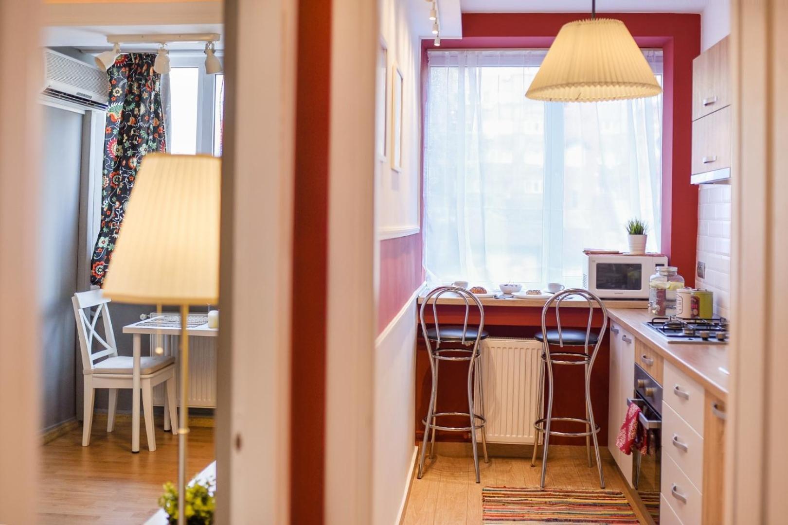 Downtown Oasis: Central Apartments With Cozy Charm Бухарест Номер фото