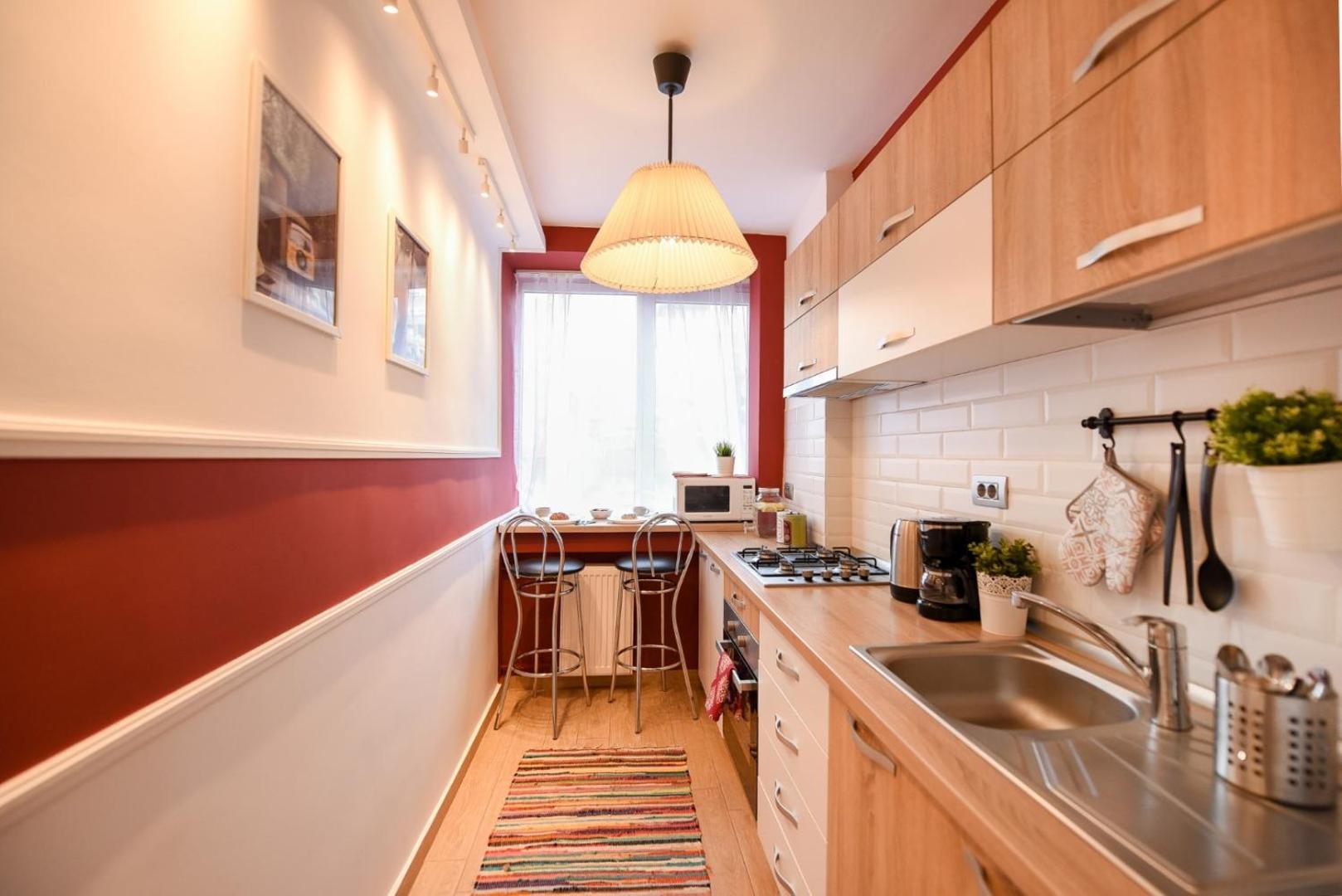 Downtown Oasis: Central Apartments With Cozy Charm Бухарест Номер фото